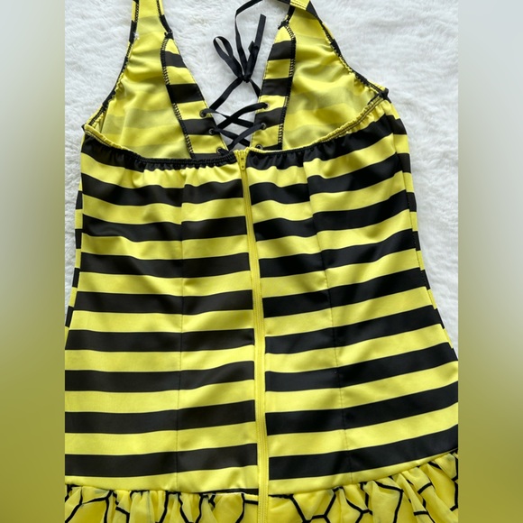 Bee Costume - Picture 2 of 9